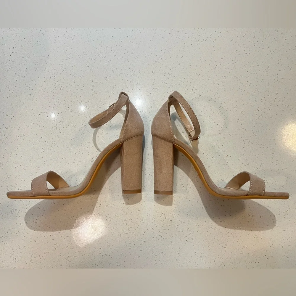 🆕 ElElax | 4 Inch Block High Heel Suede Sandals in Nude Size 6.5